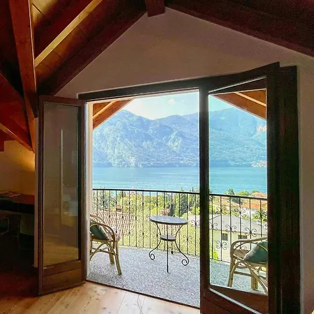 Attic With Panoramic View Of Apartament *